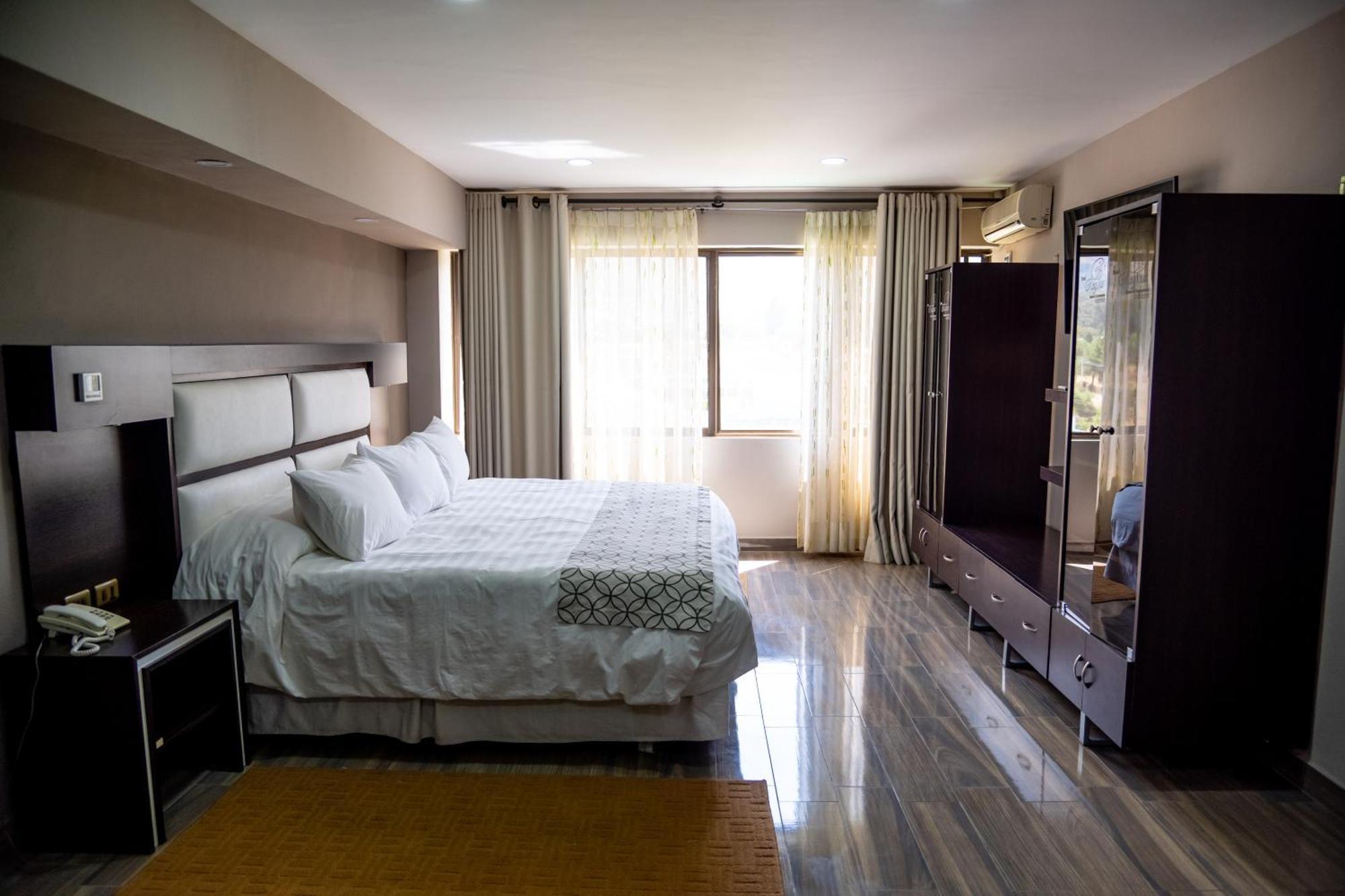 Hotel Regina Resort & Convenciones Cochabamba Buitenkant foto