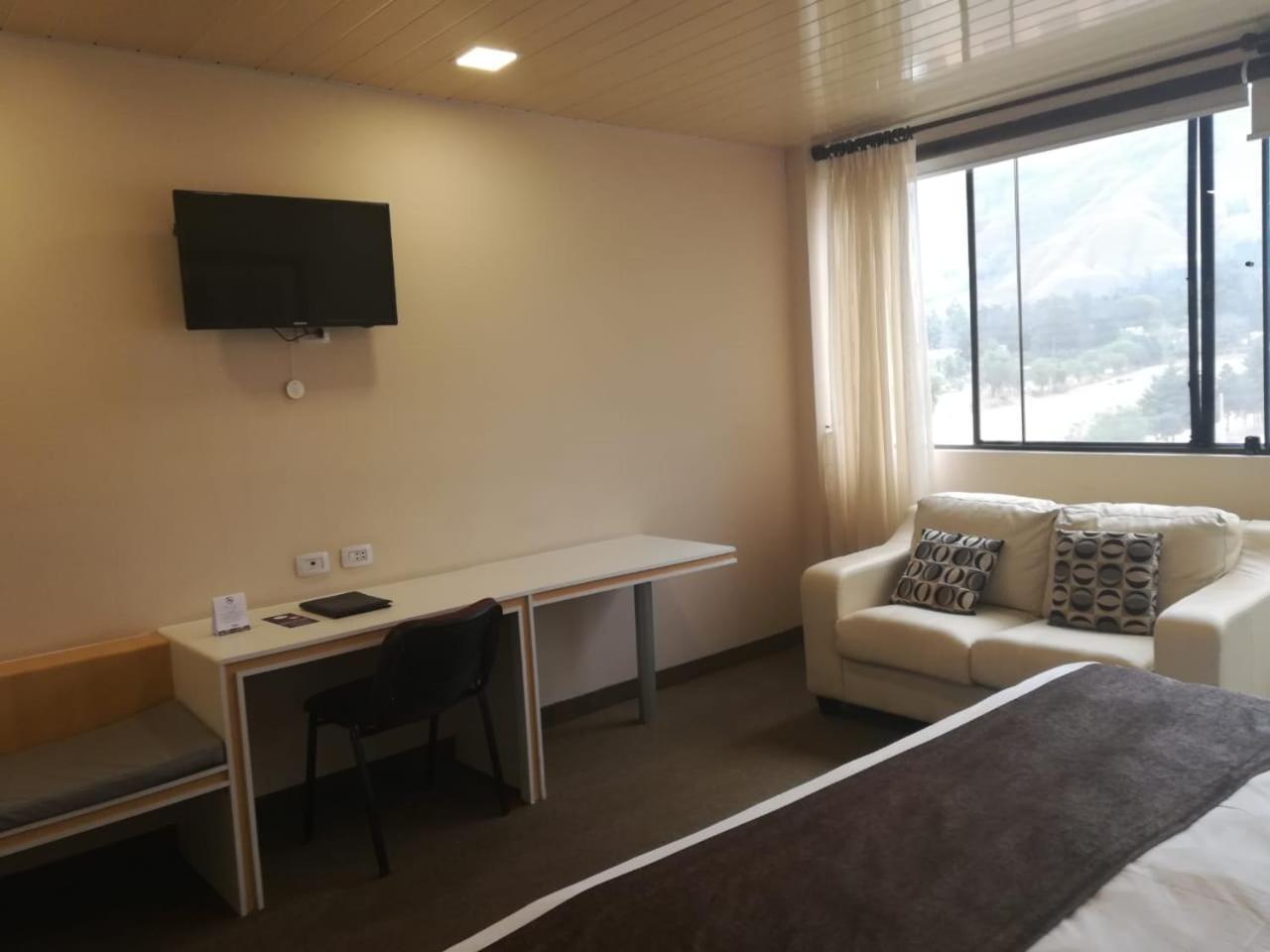 Hotel Regina Resort & Convenciones Cochabamba Buitenkant foto