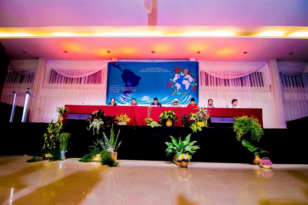Hotel Regina Resort & Convenciones Cochabamba Buitenkant foto